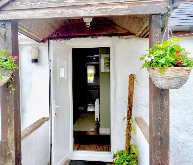 Stunning Annexe 1 Luxury Bedroom, Eating Area & Bathroom Only! Truro Luaran gambar