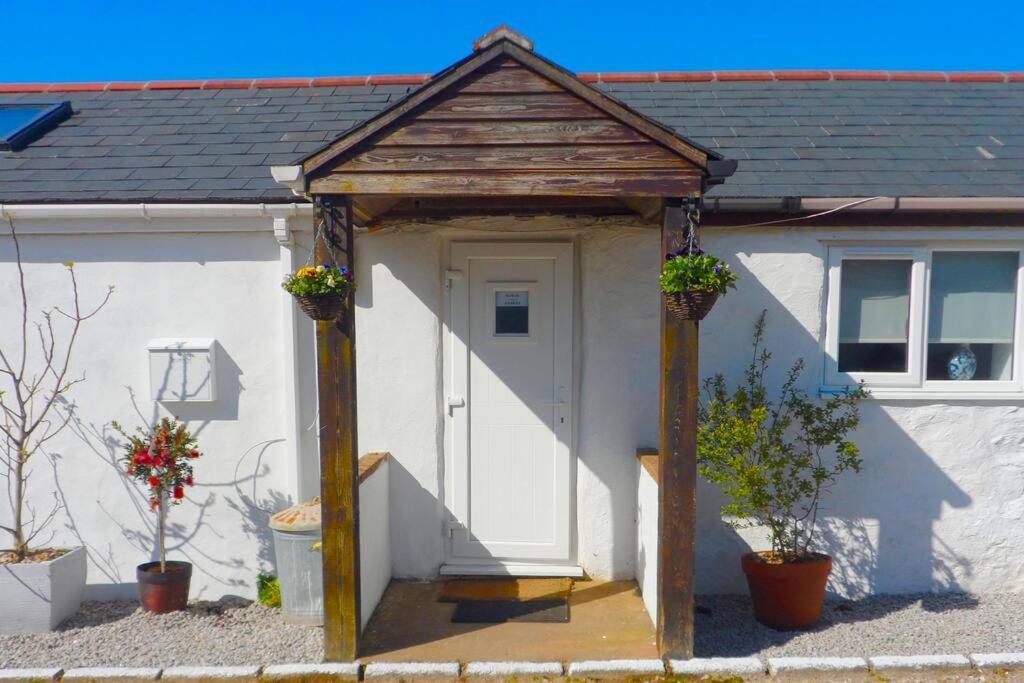 Stunning Annexe 1 Luxury Bedroom, Eating Area & Bathroom Only! Truro Luaran gambar