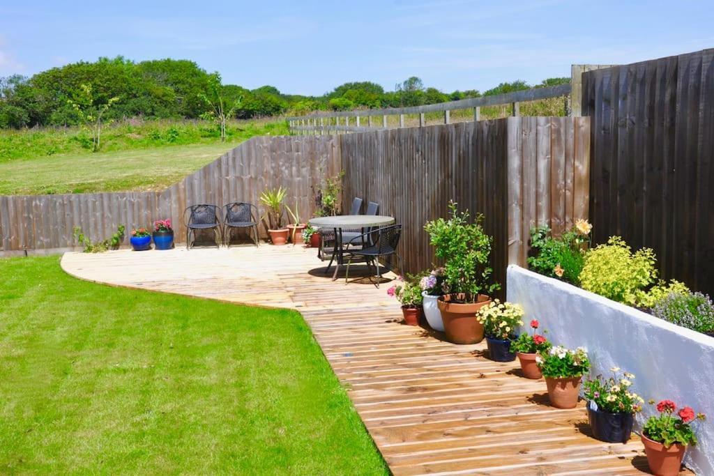 Stunning Annexe 1 Luxury Bedroom, Eating Area & Bathroom Only! Truro Luaran gambar