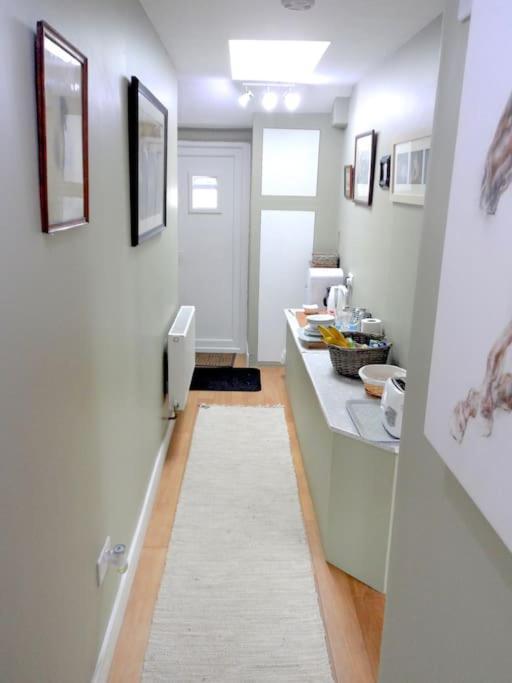 Stunning Annexe 1 Luxury Bedroom, Eating Area & Bathroom Only! Truro Luaran gambar