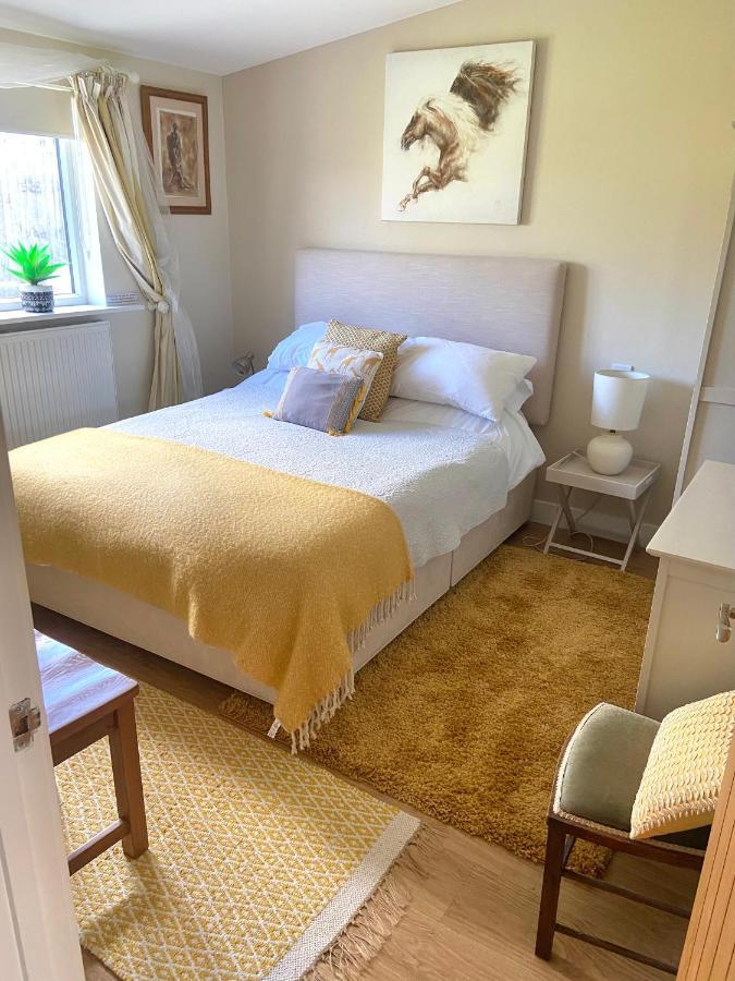 Stunning Annexe 1 Luxury Bedroom, Eating Area & Bathroom Only! Truro Luaran gambar