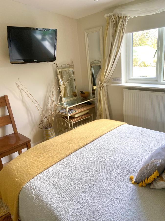 Stunning Annexe 1 Luxury Bedroom, Eating Area & Bathroom Only! Truro Luaran gambar
